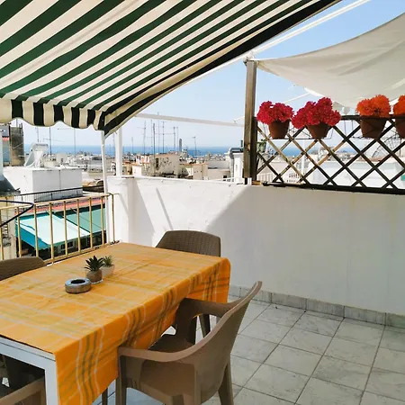 Anthonys Rooftop Apartment